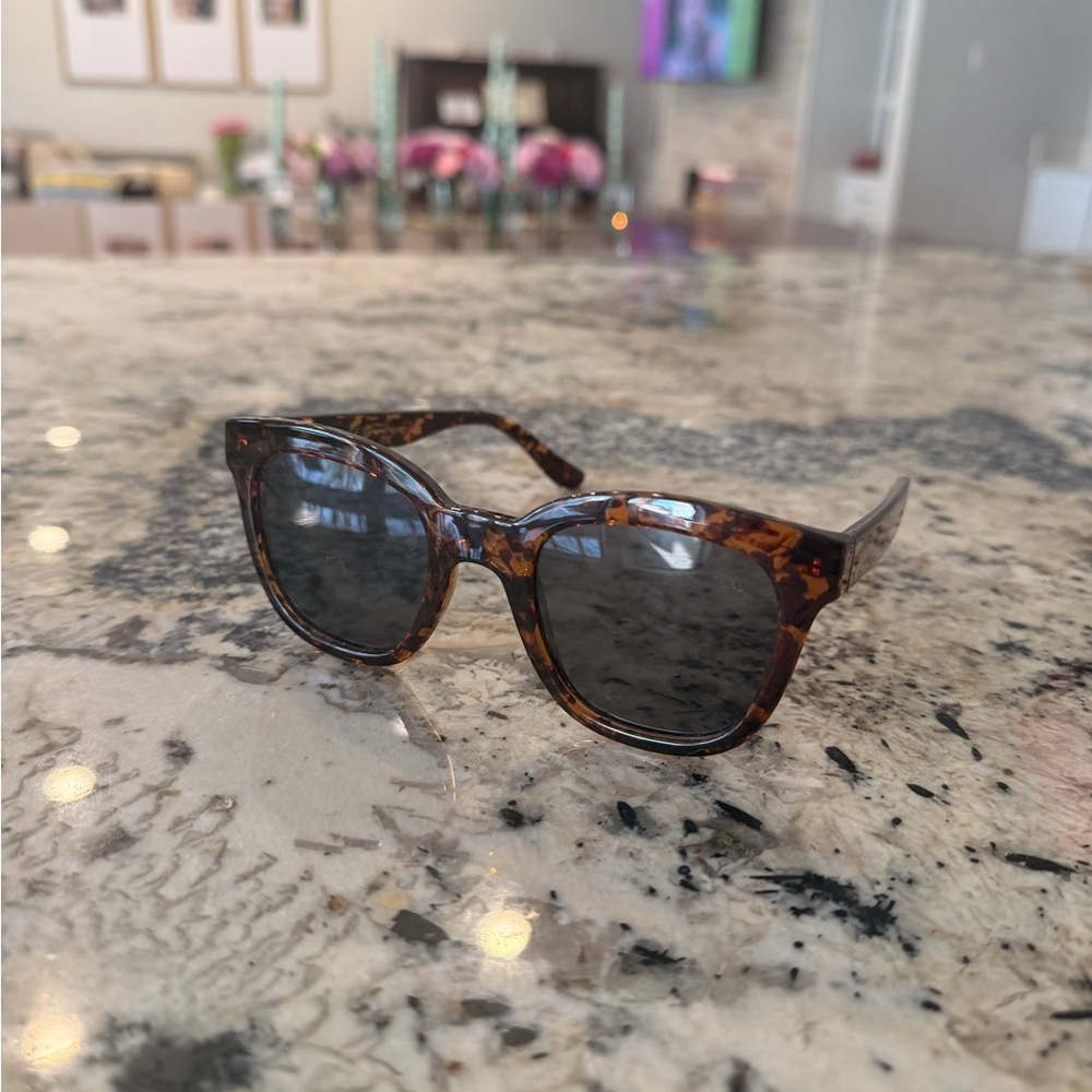 Meller - MAHÉ Style in TIGRIS CARBON Tortoise Shell Sunglasses Polarized